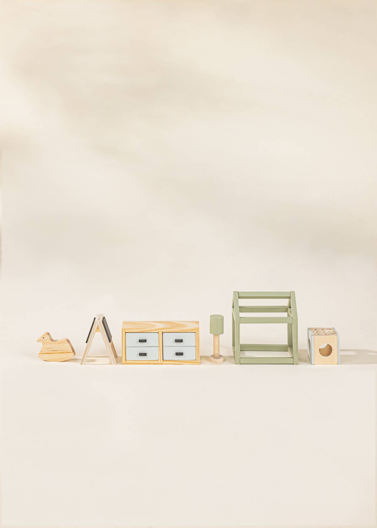 Meubles et accessoires pour chambre d'enfant en bois pour maison de poupée (7 pièces)