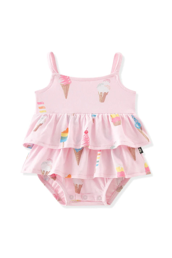 Robe papillon tourbillonnante