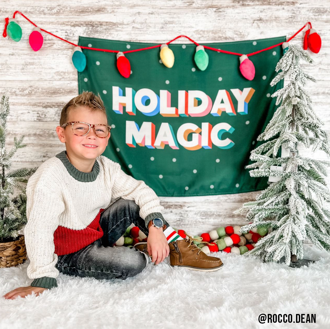 Holiday Magic Banner (Green) - Kids Christmas Party Decor: Original 36x26"