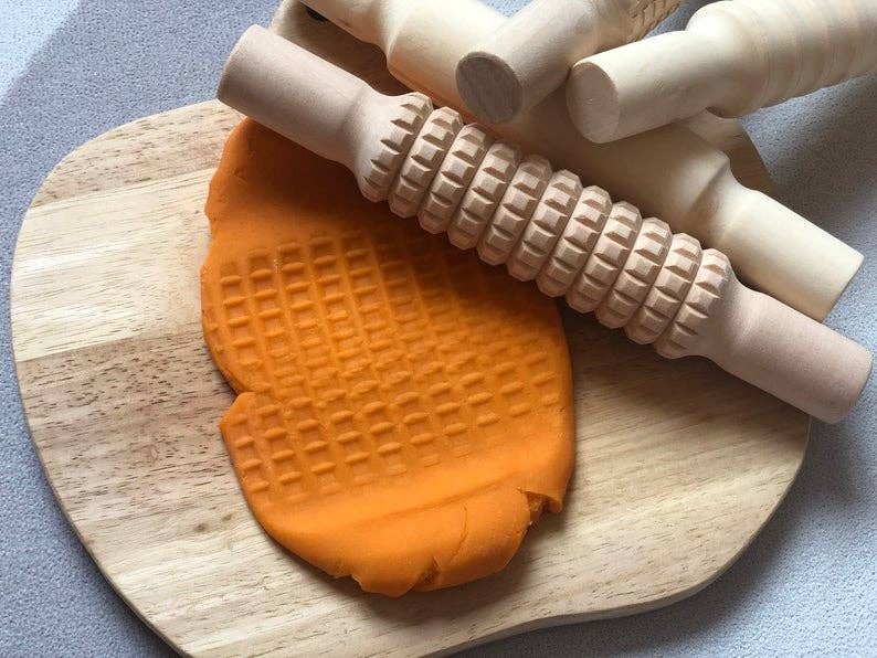 WOODEN PLAYDOUGH ROLLING PIN