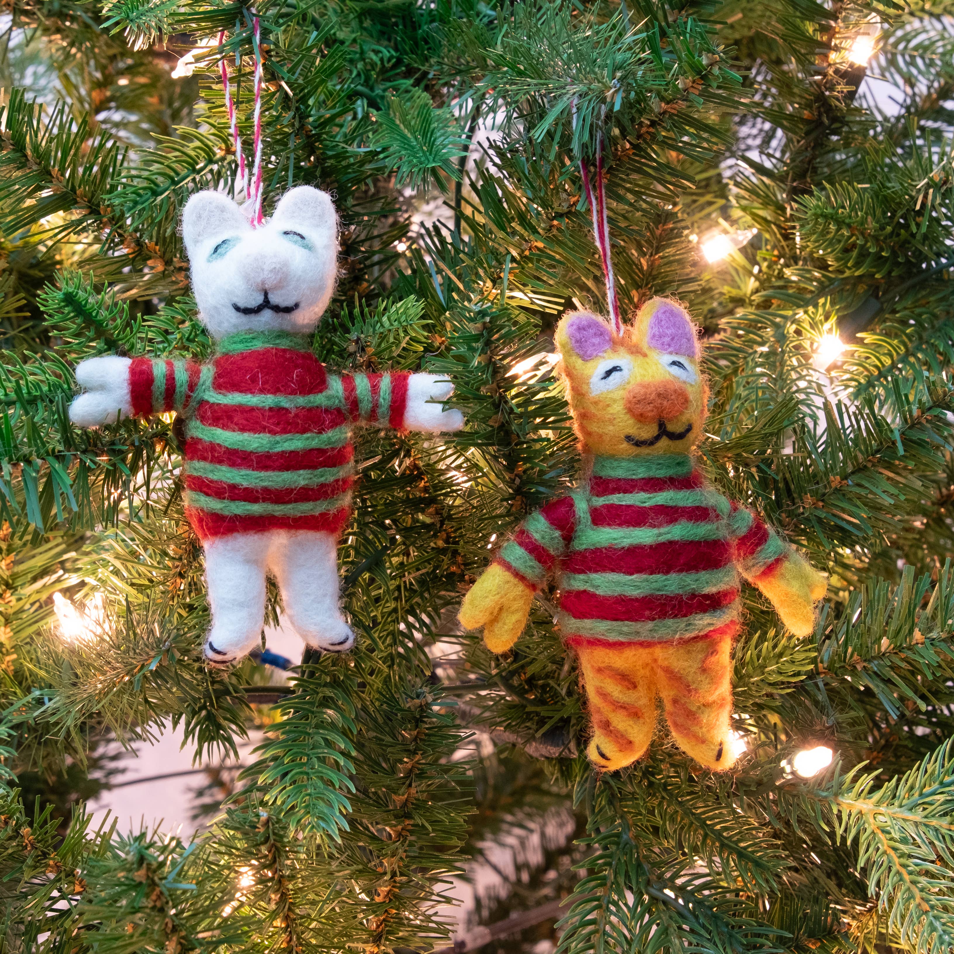 Ornament - Cats with Christmas Sweater