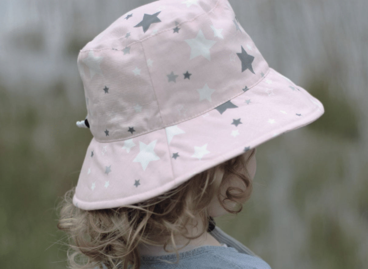 Pink stars Bucket Hat