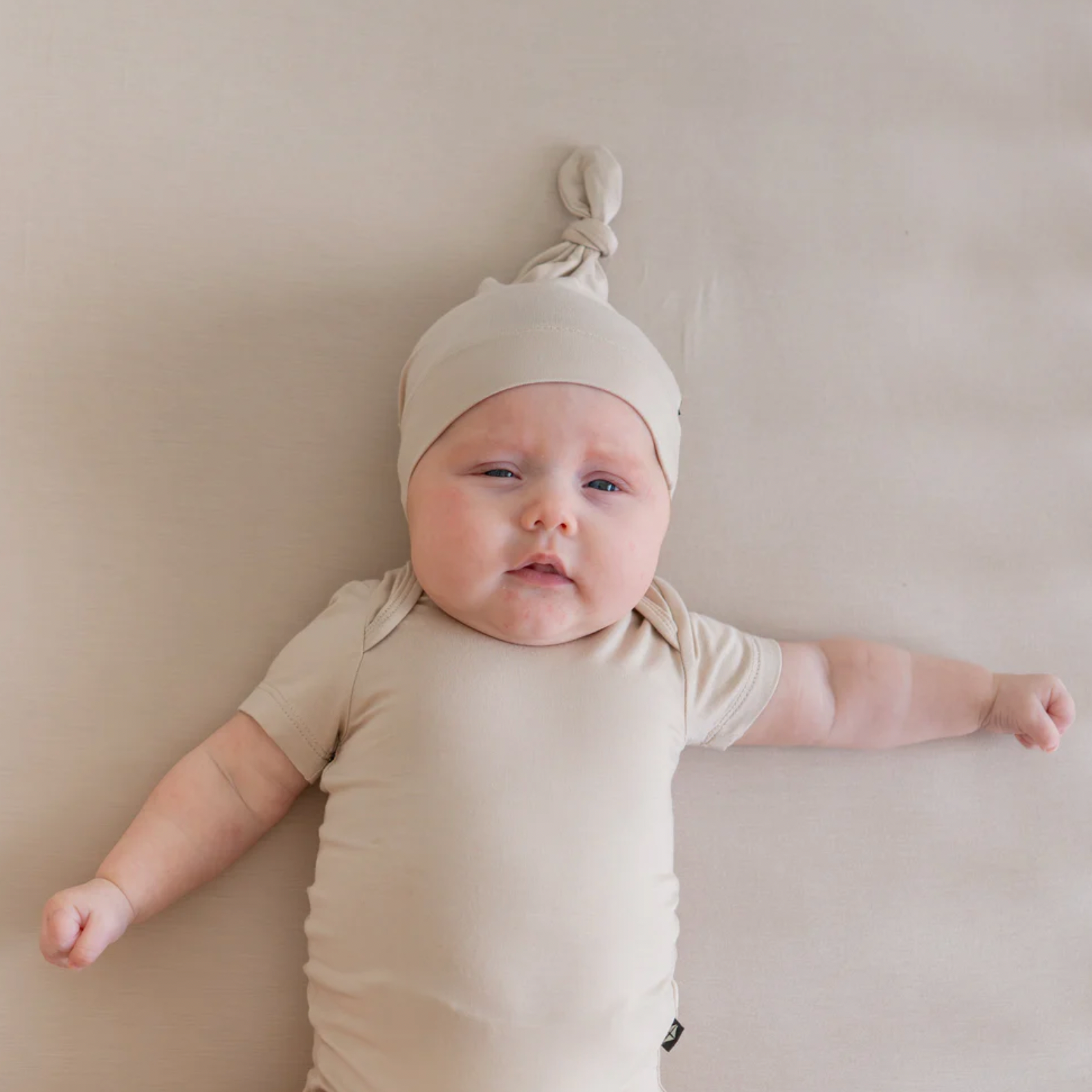 Knotted Cap - Bisque