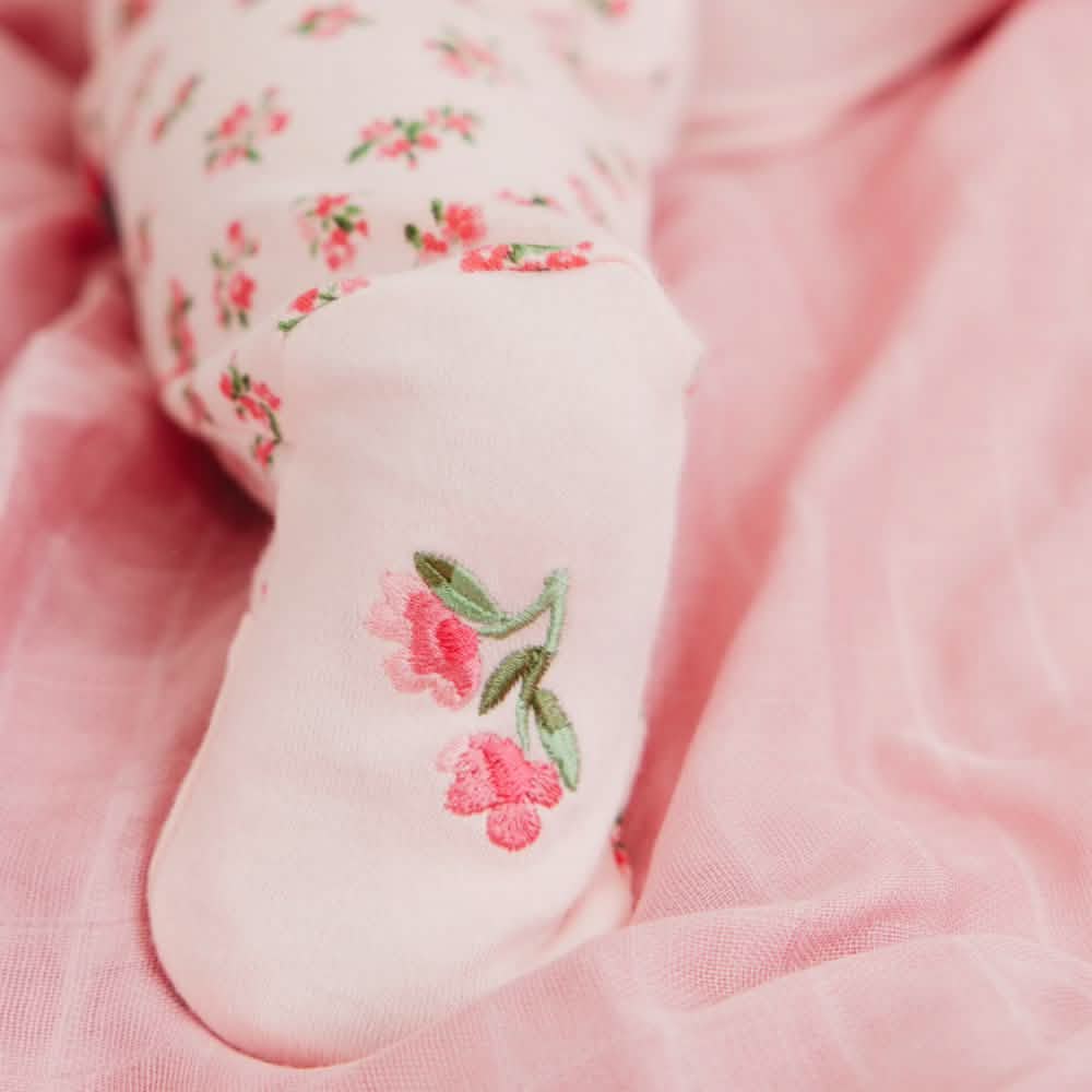 Bouquet de Fleurs Organic Cotton Magentic Footie