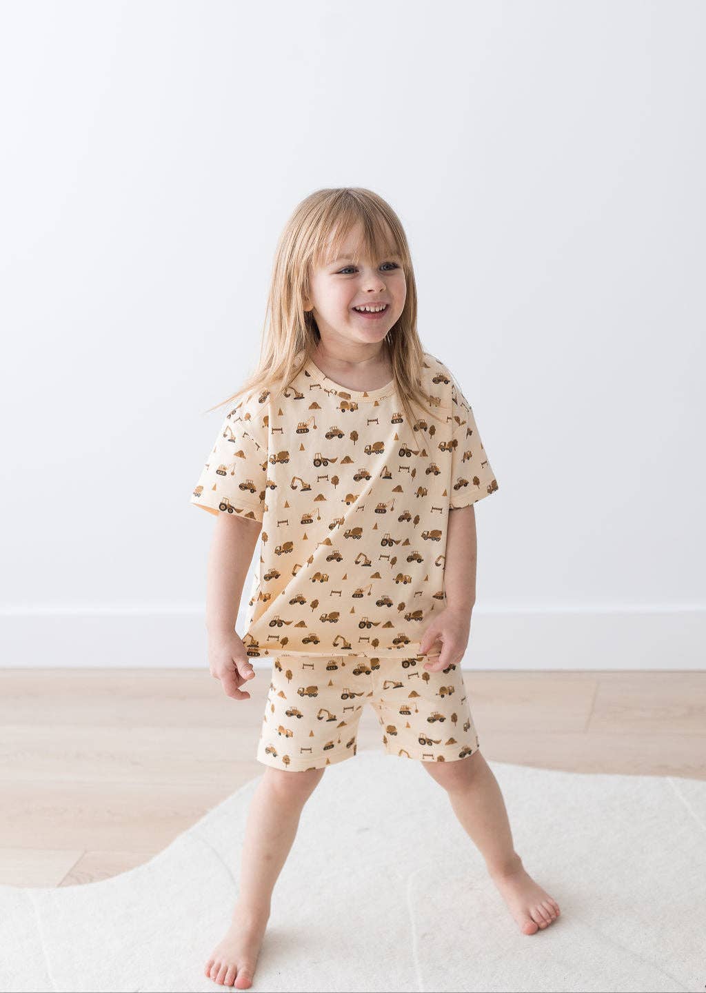 T-Shirt & Short Set | Construction