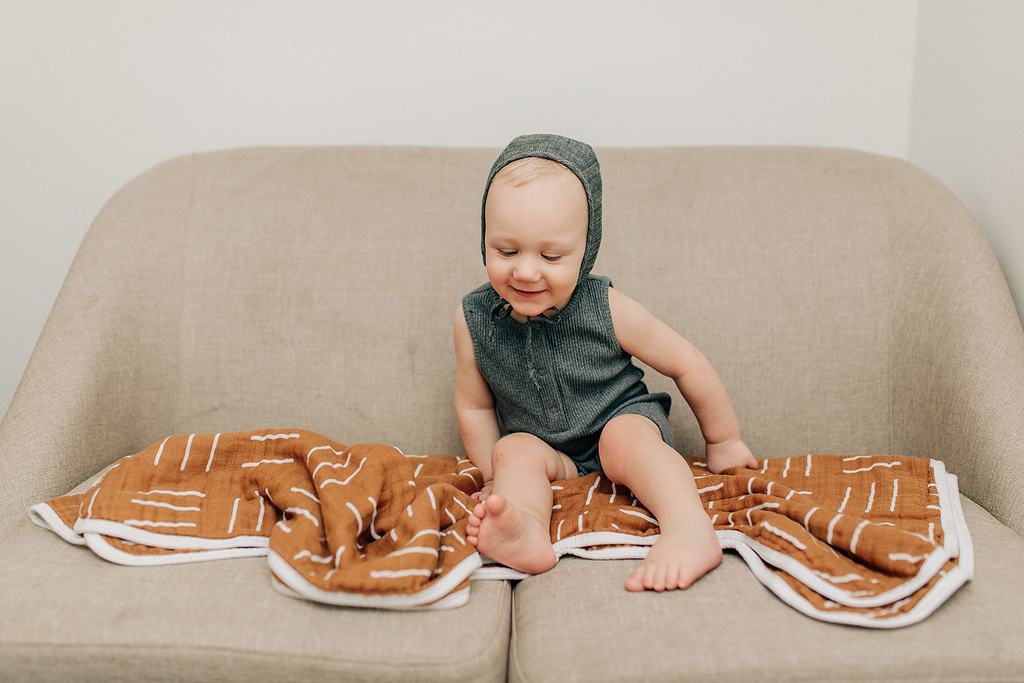 mebie baby - Mustard Lines Muslin Quilt