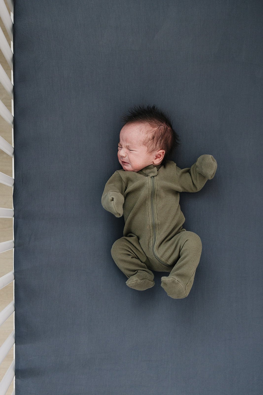 mebie baby - Charcoal Stretch Crib Sheet