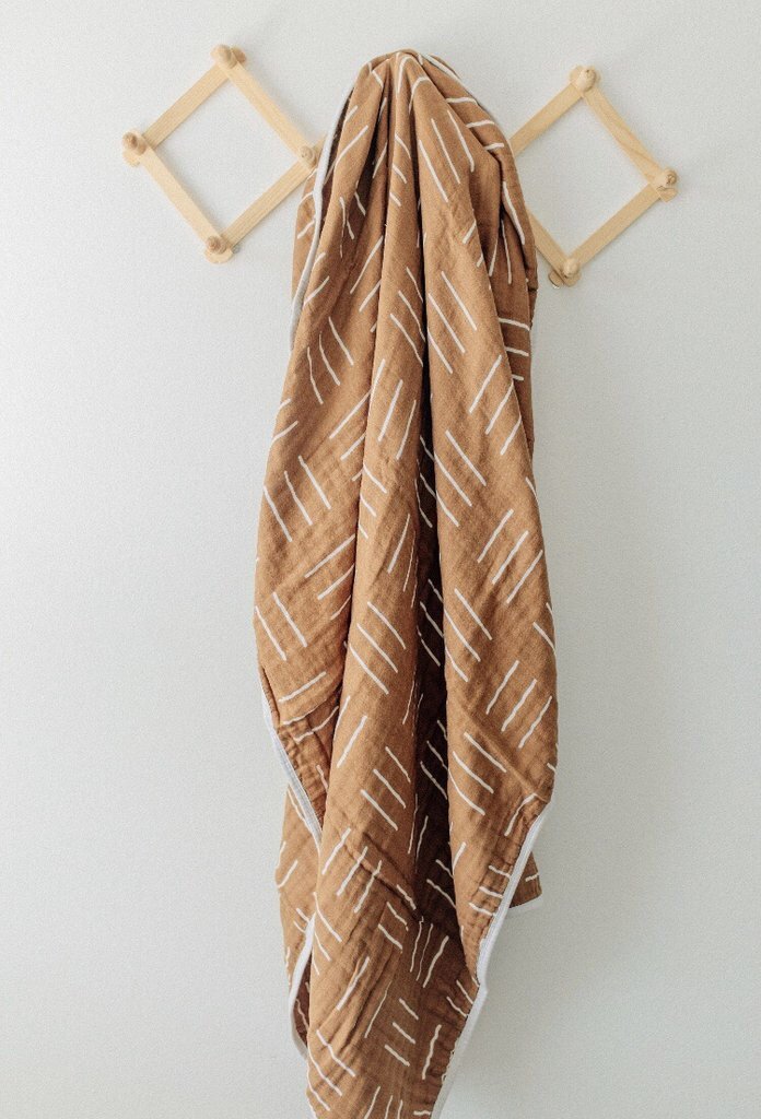 mebie baby - Mustard Lines Muslin Quilt